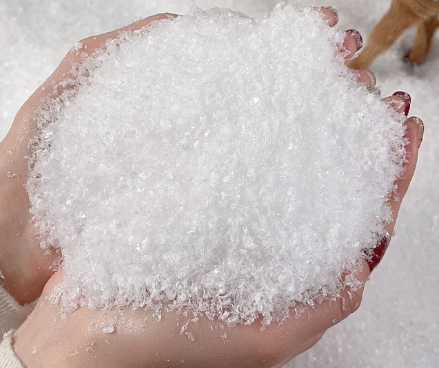 Professional Quality Artificial Snow – Realistic Holiday Décor