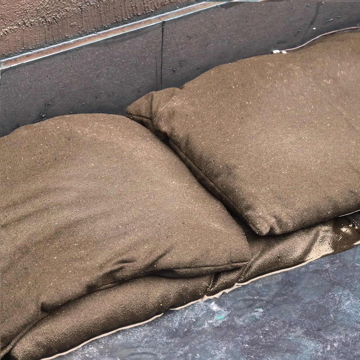 The Instant Water Activated Sandless Sandbags -5 Bags